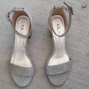 Gently Used Iridescent CL Laundry Ankle Strape Hee